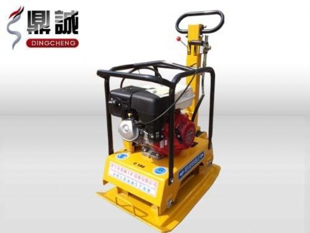 點(diǎn)擊查看詳細(xì)信息<br>標(biāo)題：雙向振動(dòng)平板夯 閱讀次數(shù)：13682