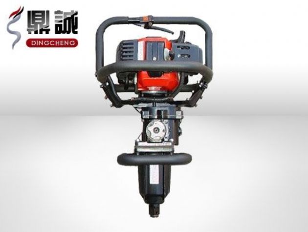 點擊查看詳細(xì)信息<br>標(biāo)題：便攜式內(nèi)燃扳手 閱讀次數(shù)：4609