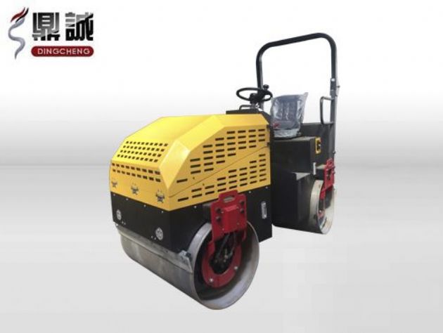 點(diǎn)擊查看詳細(xì)信息<br>標(biāo)題：2.5噸全液壓座駕式振動(dòng)壓路機(jī) 閱讀次數(shù)：15008