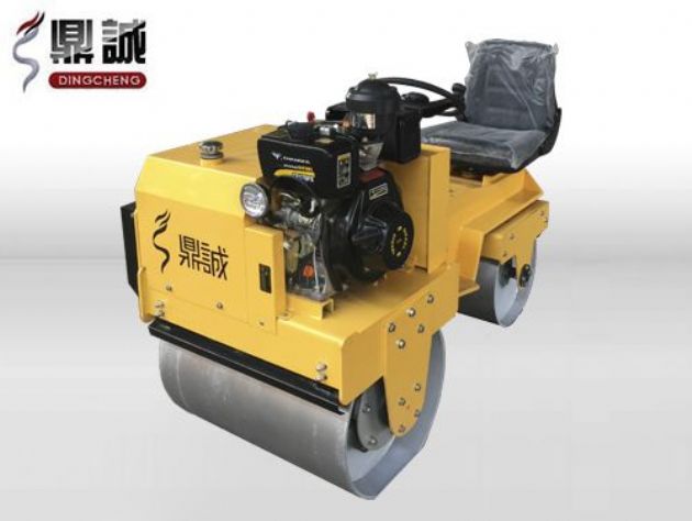 點(diǎn)擊查看詳細(xì)信息<br>標(biāo)題：DC850C座駕式壓路機(jī) 閱讀次數(shù)：15734